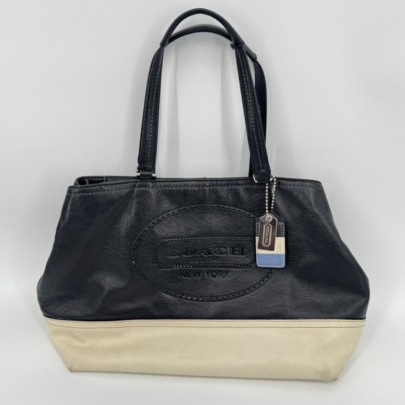 Coach Hamptons Weekend Perforated Tote Black Cream Leather Large Shoulder Bag - Picture 2 of 16